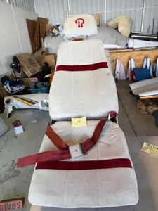 Beechcraft 1972 V35B Right hand middle seat w/ Hydrolock reclining